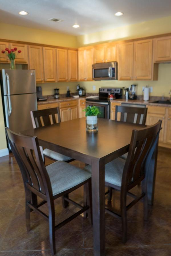 Serene 3Br Apartment 4Tvs Free Wi-Fi & Parking -E- Moss Point Exterior photo