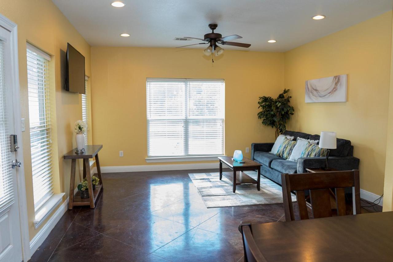 Serene 3Br Apartment 4Tvs Free Wi-Fi & Parking -E- Moss Point Exterior photo
