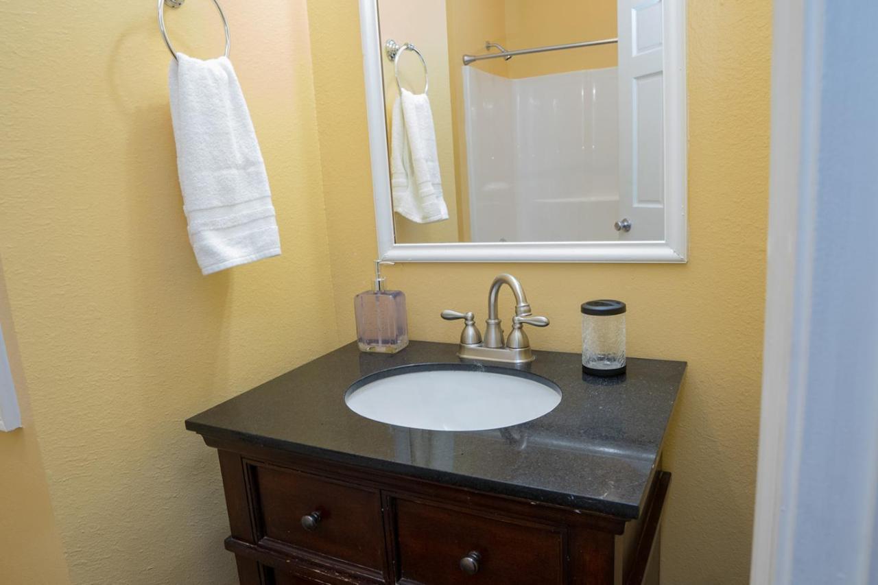 Serene 3Br Apartment 4Tvs Free Wi-Fi & Parking -E- Moss Point Exterior photo