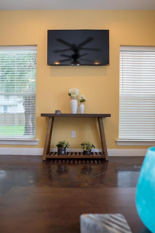 Serene 3Br Apartment 4Tvs Free Wi-Fi & Parking -E- Moss Point Exterior photo