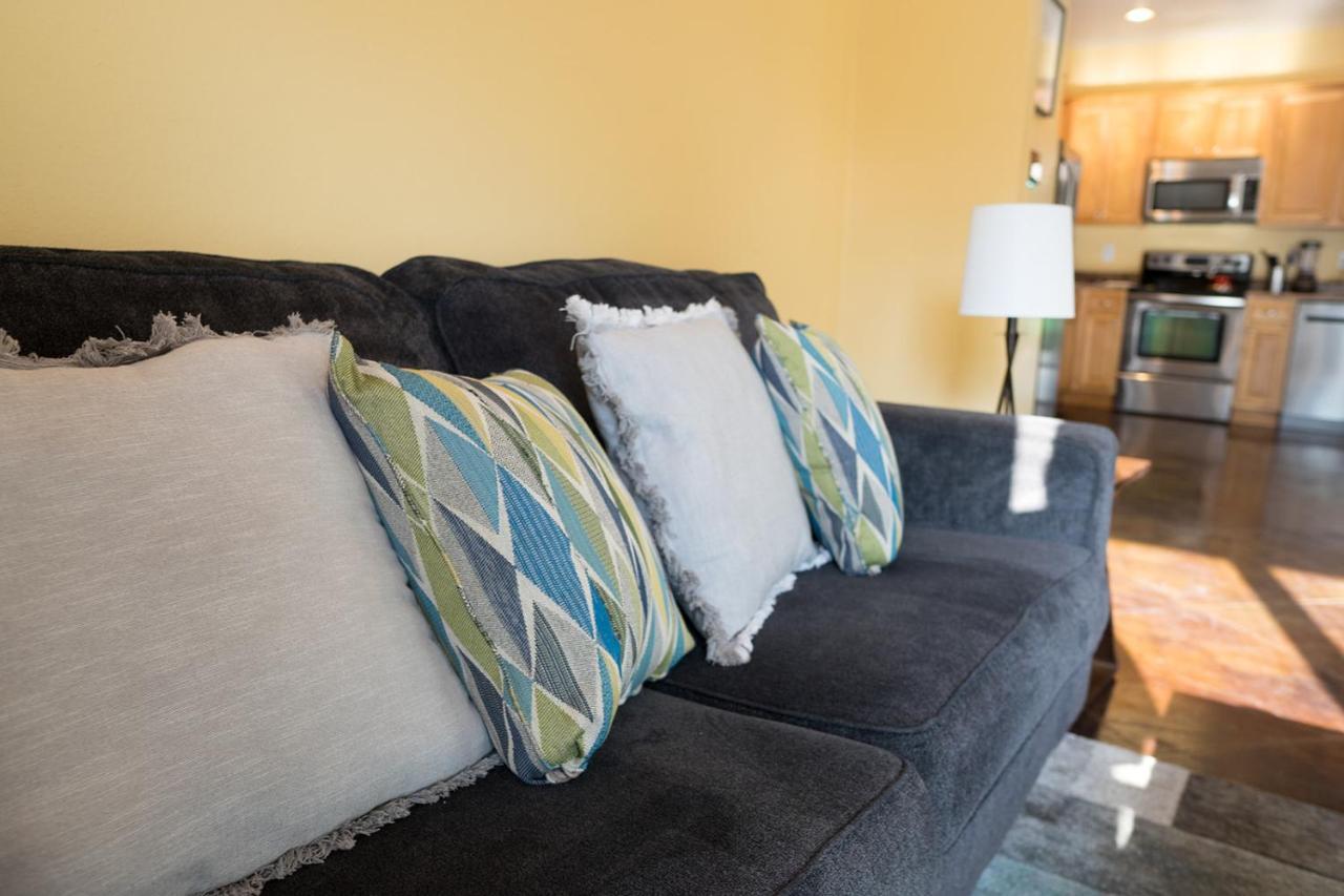 Serene 3Br Apartment 4Tvs Free Wi-Fi & Parking -E- Moss Point Exterior photo