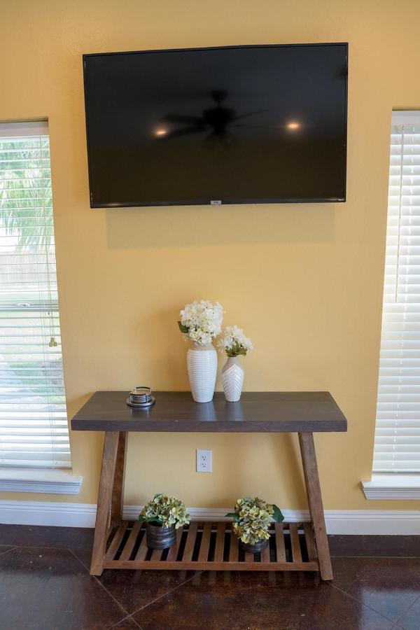 Serene 3Br Apartment 4Tvs Free Wi-Fi & Parking -E- Moss Point Exterior photo
