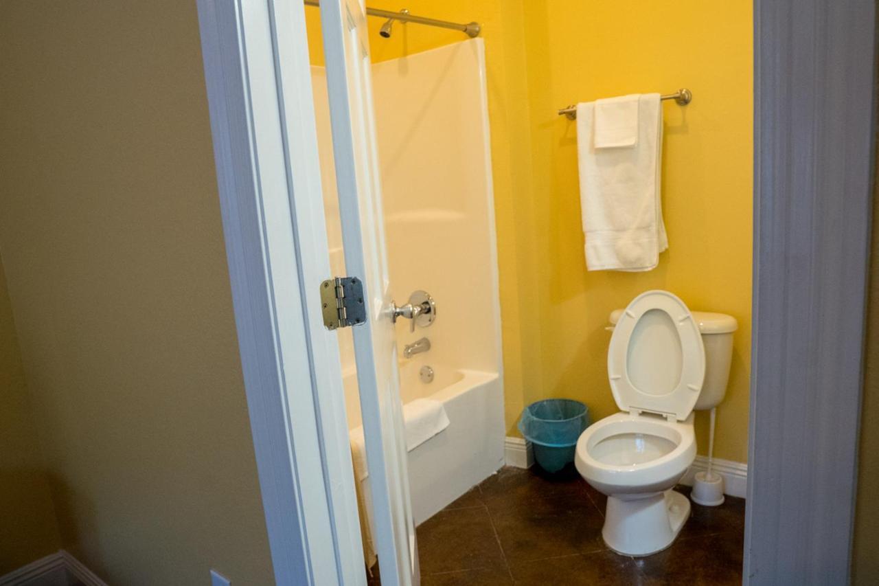Serene 3Br Apartment 4Tvs Free Wi-Fi & Parking -E- Moss Point Exterior photo